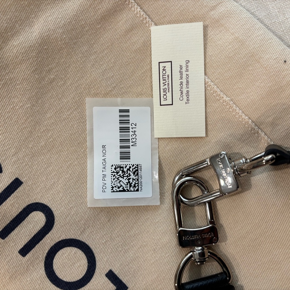 Louis Vuitton Black Briefcase Sleek Professional Design - Picture 6 of 8